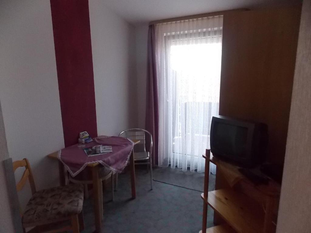 Gasthof Rhoenperle Kothen  Стая снимка